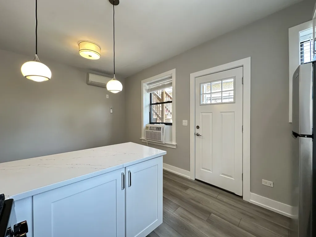 3937 N Janssen Ave, ,  60613, USA 60613-unit#1E-Chicago-IL