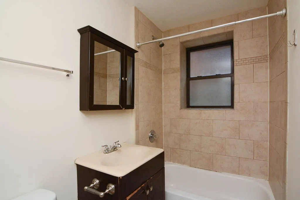 3728 N Pine Grove Ave, ,  60613, USA 60613-unit#G-Chicago-IL
