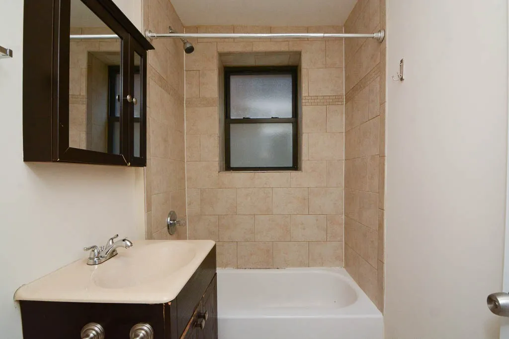 3728 N Pine Grove Ave, ,  60613, USA 60613-unit#G-Chicago-IL