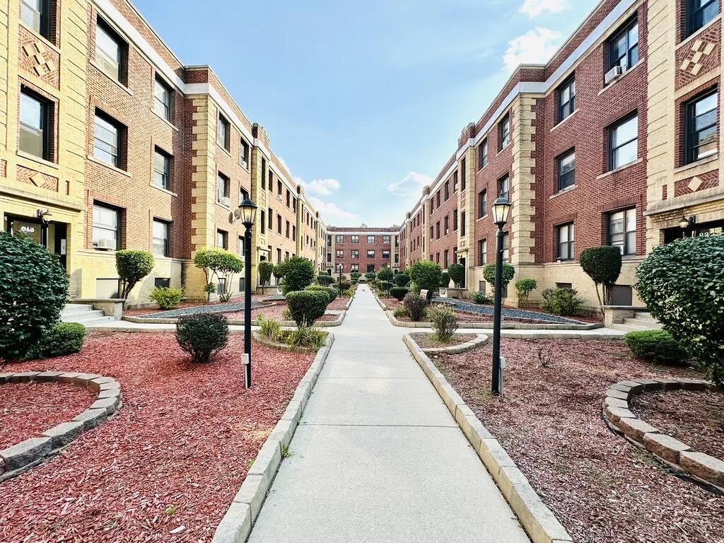 819 W Waveland Ave, , 60613, USA 60613-unit#2S-Chicago-IL