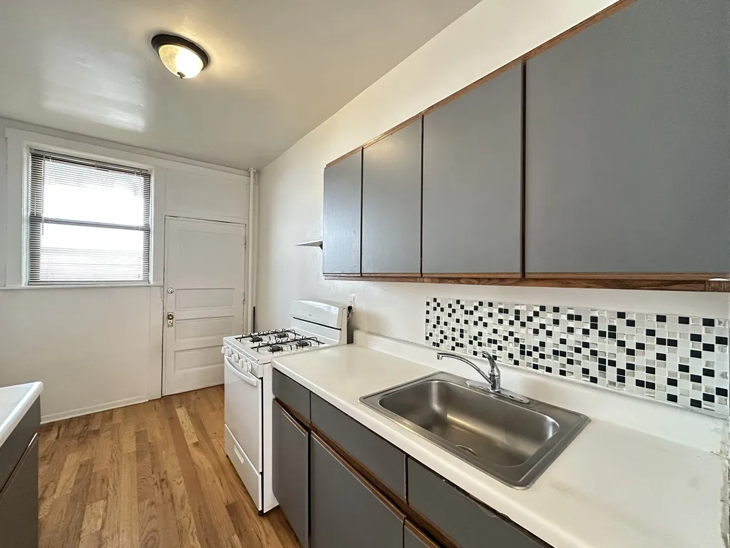 819 W Waveland Ave, , 60613, USA 60613-unit#2S-Chicago-IL