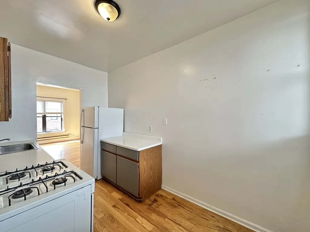 819 W Waveland Ave, , 60613, USA 60613-unit#2S-Chicago-IL