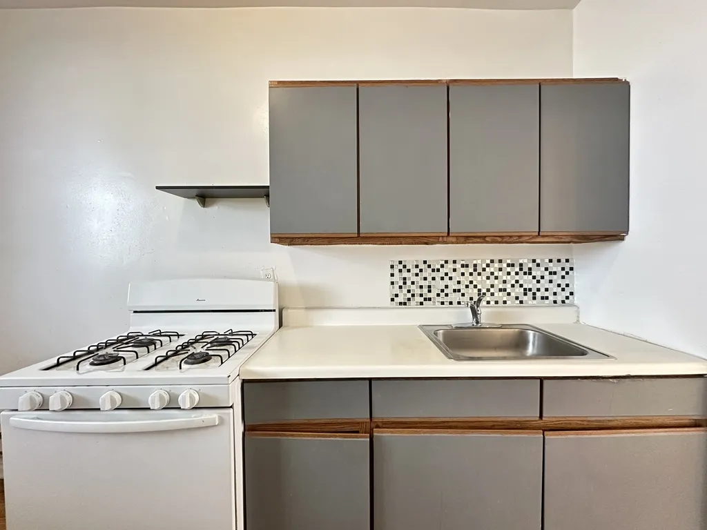 819 W Waveland Ave, , 60613, USA 60613-unit#2S-Chicago-IL
