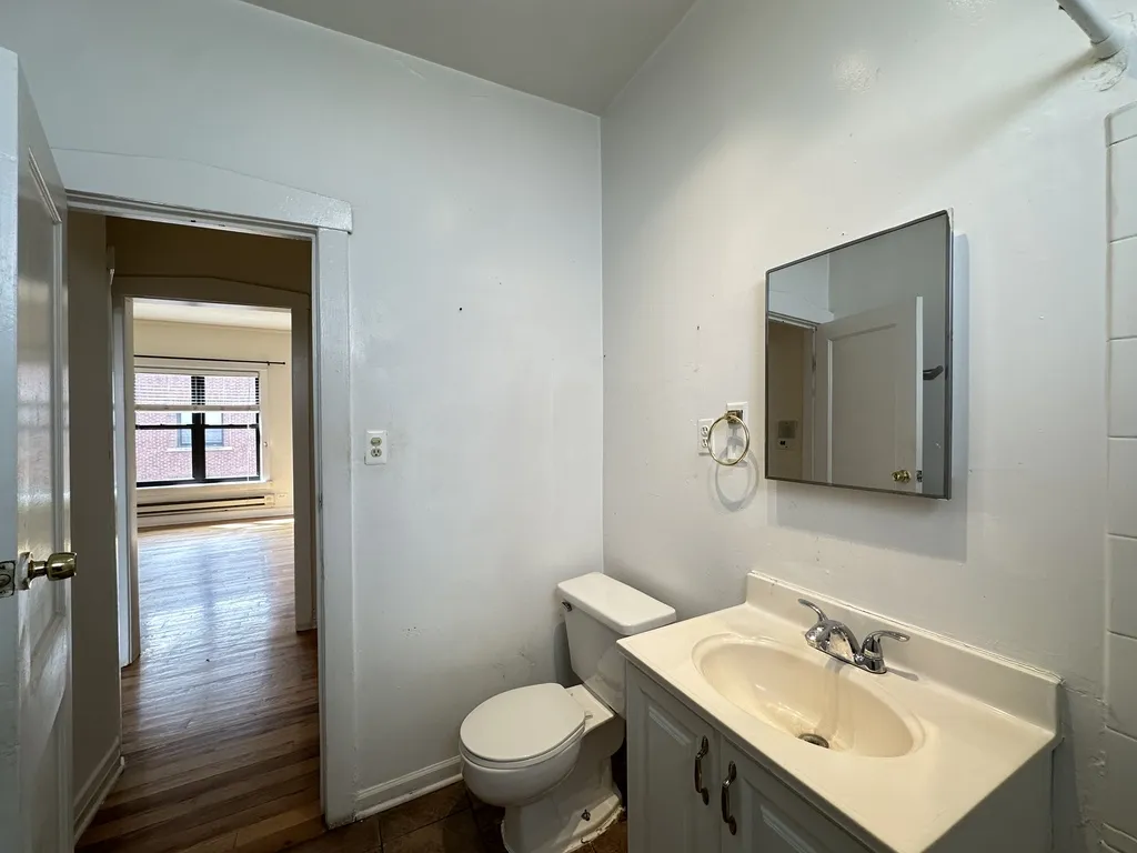 819 W Waveland Ave, , 60613, USA 60613-unit#2S-Chicago-IL