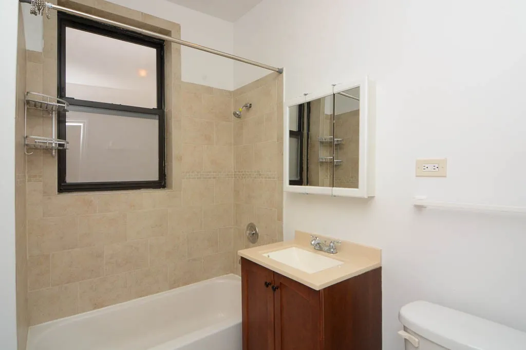 819 W Waveland Ave, , 60613, USA 60613-unit#1N-Chicago-IL