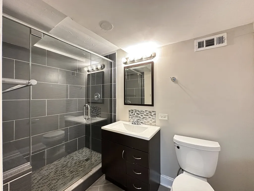 1636 W Roscoe St, ,  60657, USA 60657-unit#G-Chicago-IL