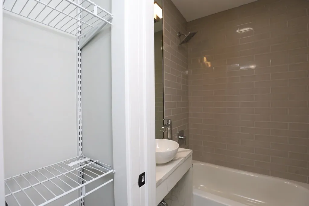 505 W Belmont Ave, ,  60657, USA 60657-unit#3D-Chicago-IL
