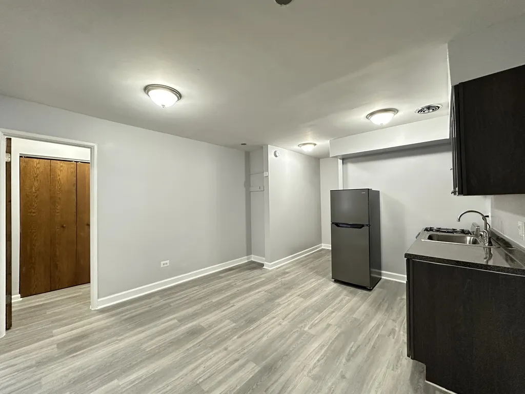 1040 W Hollywood Ave, ,  60660, USA 60660-unit#520-Chicago-IL