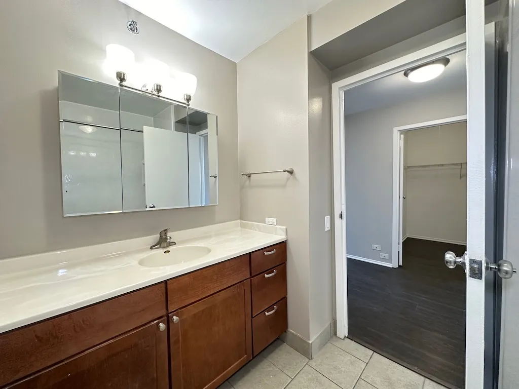 4334 N Hazel St, , 60613, USA 60613-unit#1011-Chicago-IL