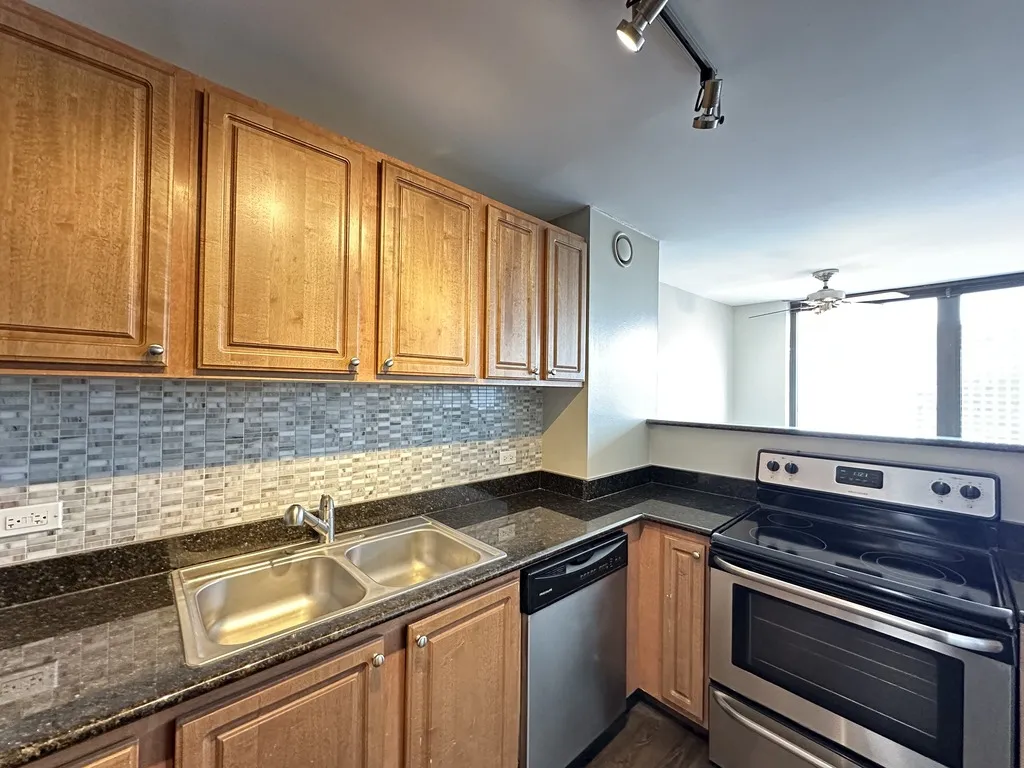 4334 N Hazel St, , 60613, USA 60613-unit#1617-Chicago-IL