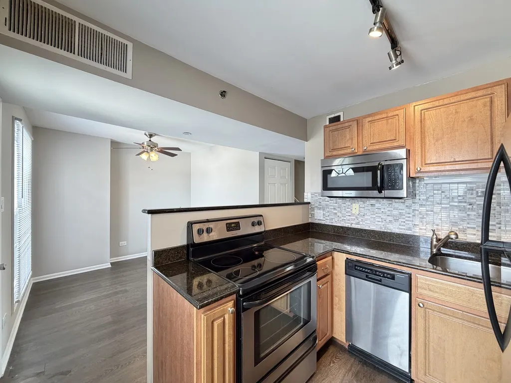 4334 N Hazel St, ,  60613, USA 60613-unit#404-Chicago-IL