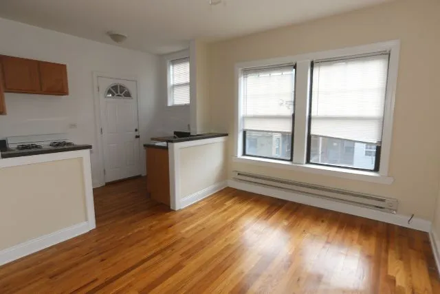 656 W Cornelia Ave, , 60657, USA 60657-unit#8-Chicago-IL