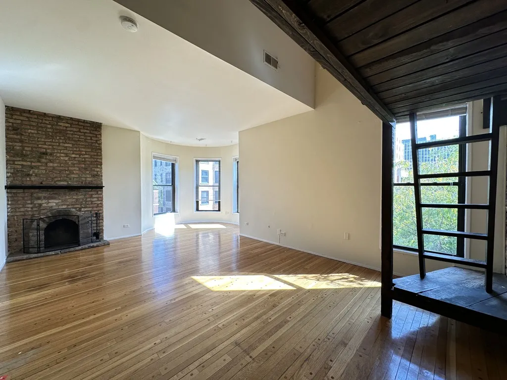 600 W Surf St, ,  60657, USA 60657-unit#4-Chicago-IL