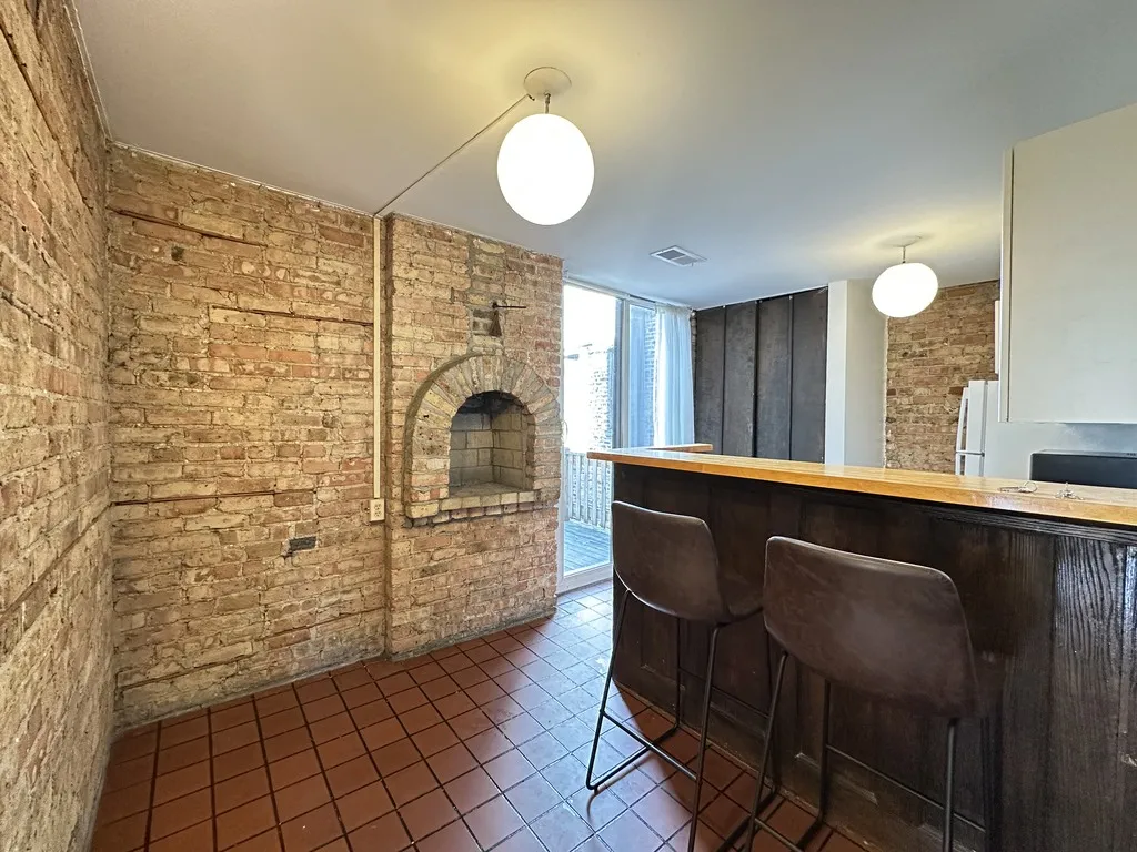 600 W Surf St, ,  60657, USA 60657-unit#4-Chicago-IL