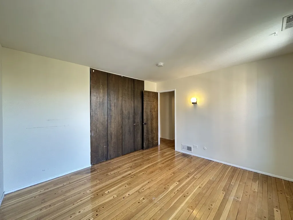 600 W Surf St, ,  60657, USA 60657-unit#4-Chicago-IL