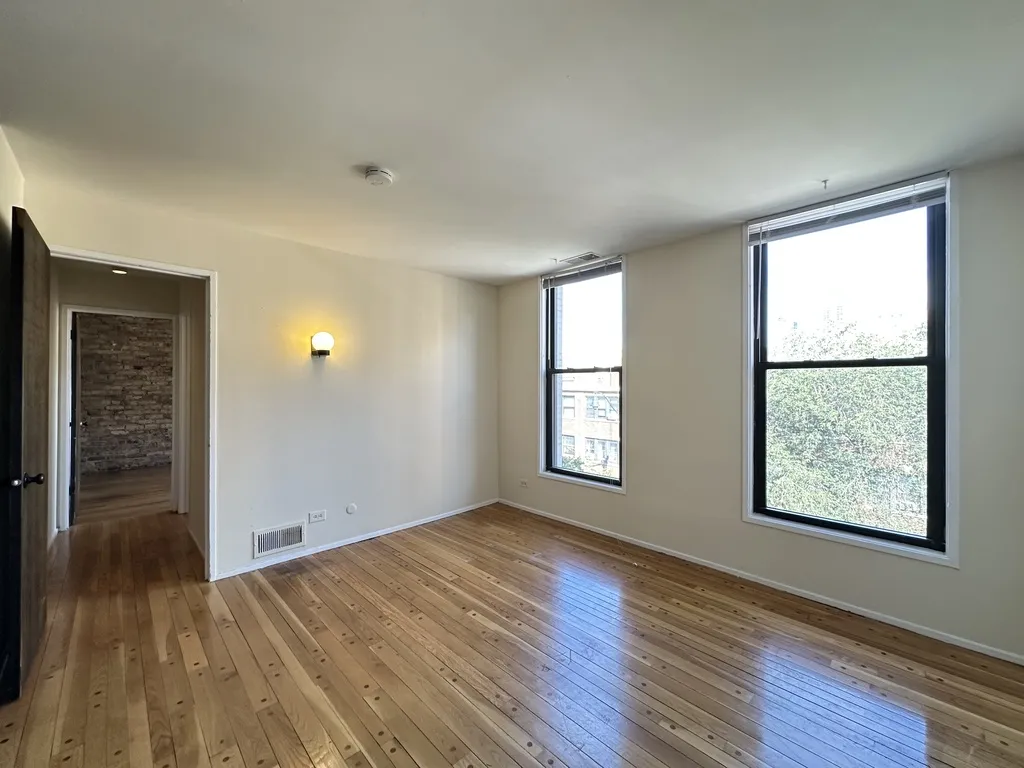 600 W Surf St, ,  60657, USA 60657-unit#4-Chicago-IL