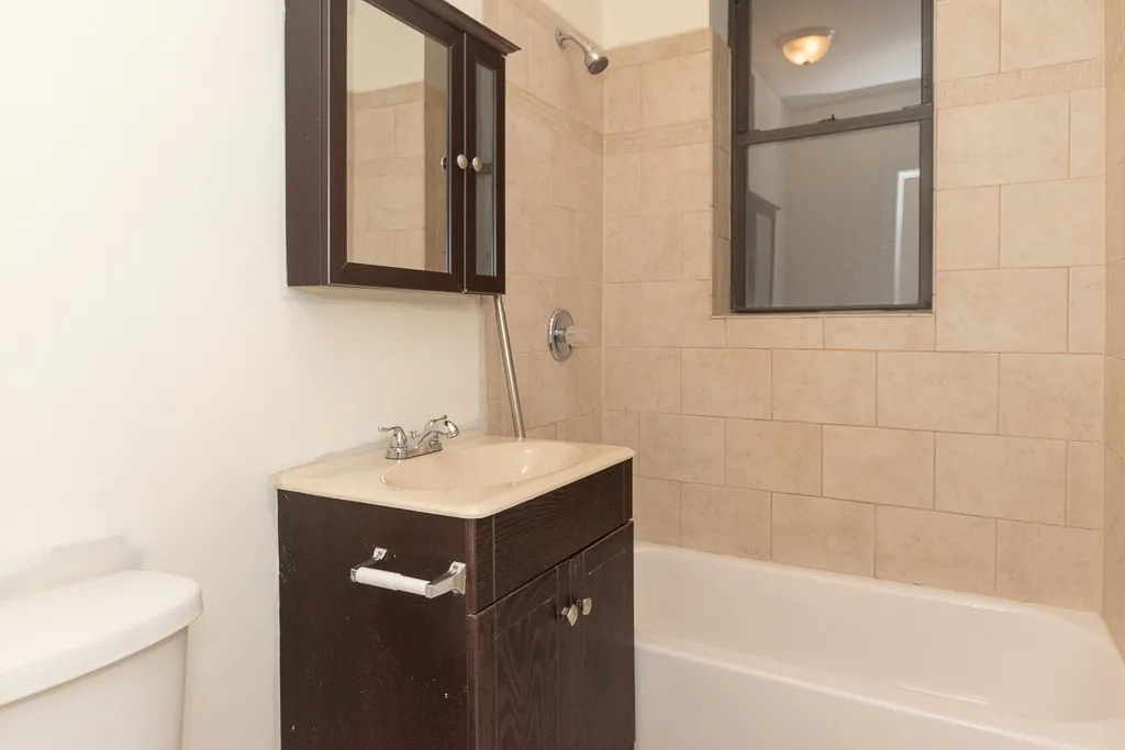 3902 N Janssen Ave, , 60613, USA 60613-unit#G-Chicago-IL