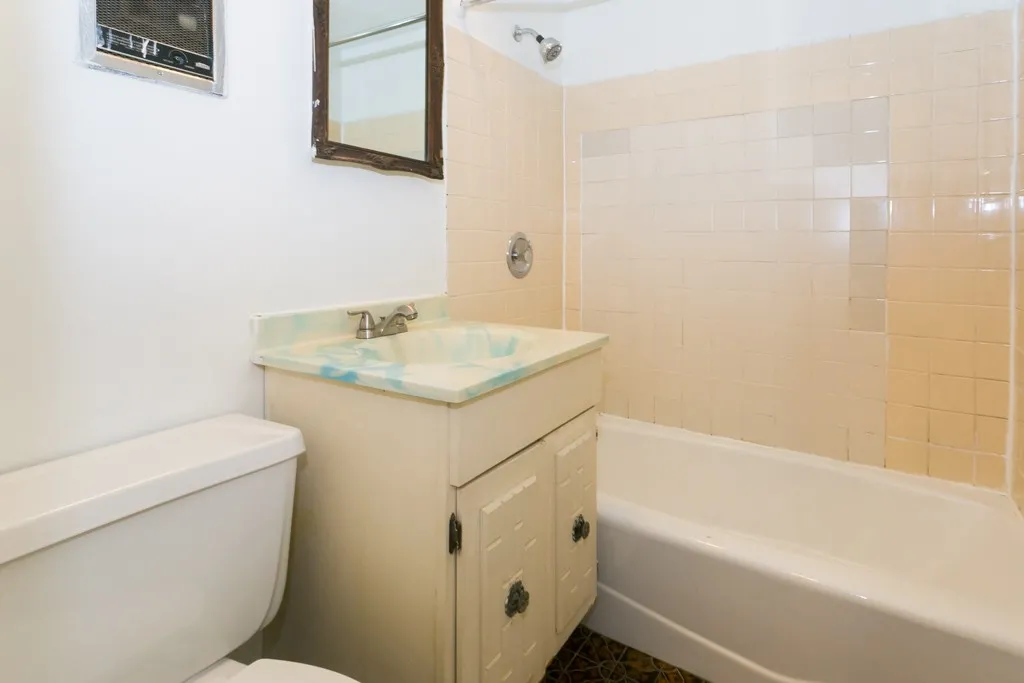 837 W Wolfram St, ,  60657, USA 60657-unit#409-Chicago-IL