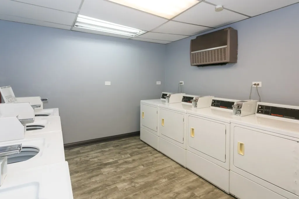 837 W Wolfram St, ,  60657, USA 60657-unit#409-Chicago-IL
