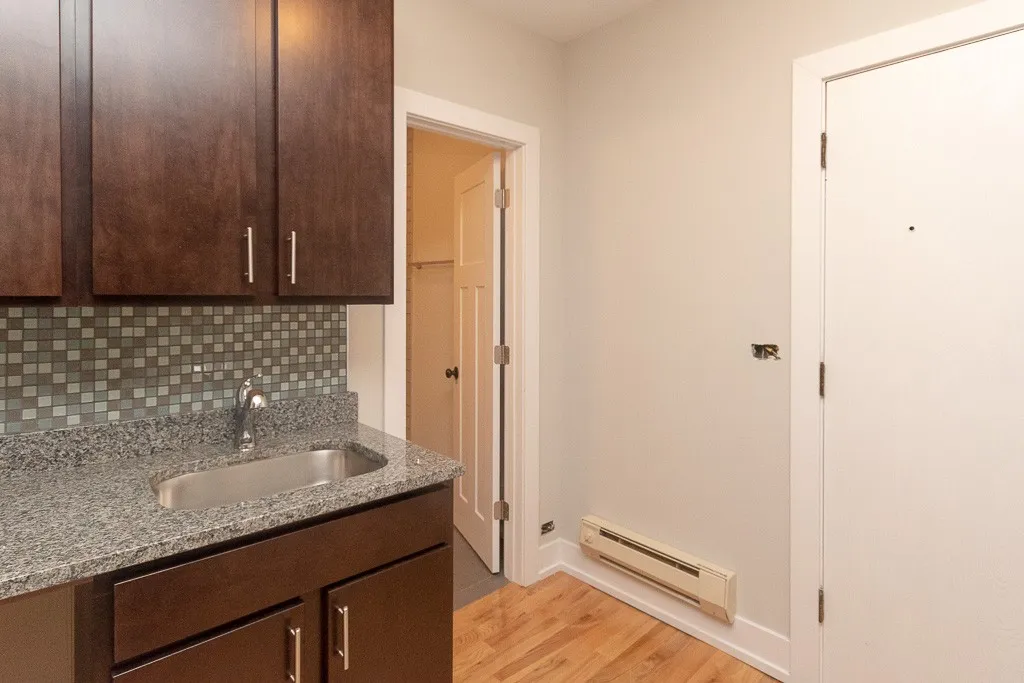 821a W Cornelia Ave, , 60657, USA 60657-unit#213-Chicago-IL