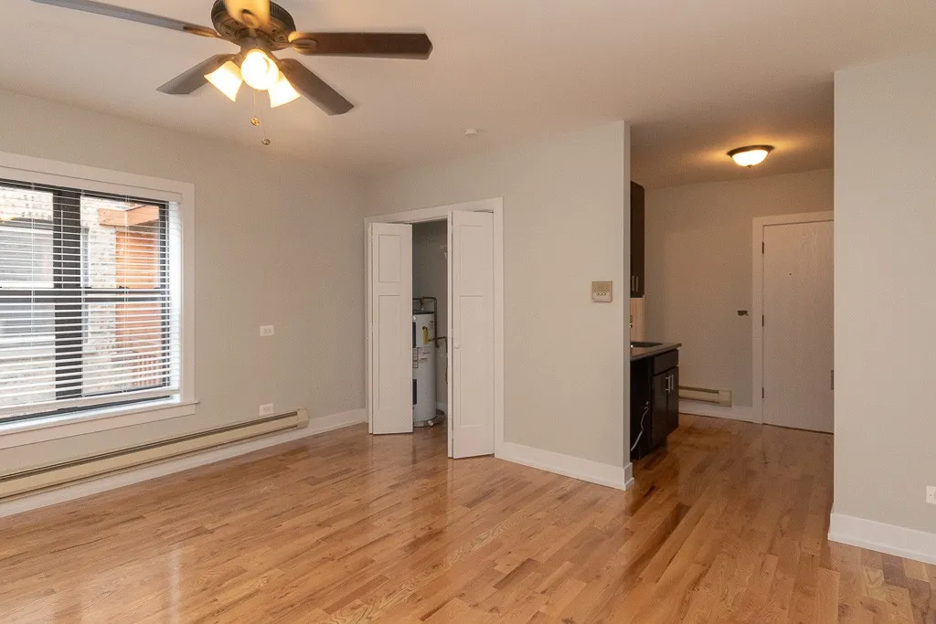 821a W Cornelia Ave, , 60657, USA 60657-unit#213-Chicago-IL