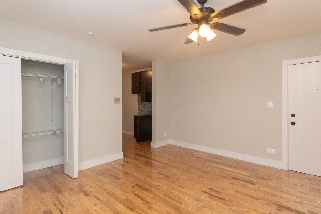 821a W Cornelia Ave, , 60657, USA 60657-unit#213-Chicago-IL