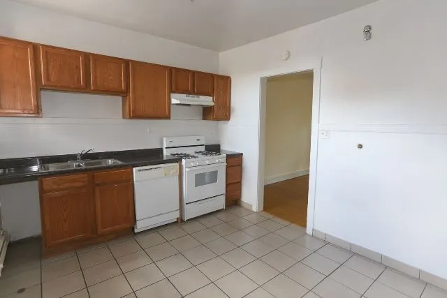 1127 W Oakdale Ave, , 60657, USA 60657-unit#3A-Chicago-IL