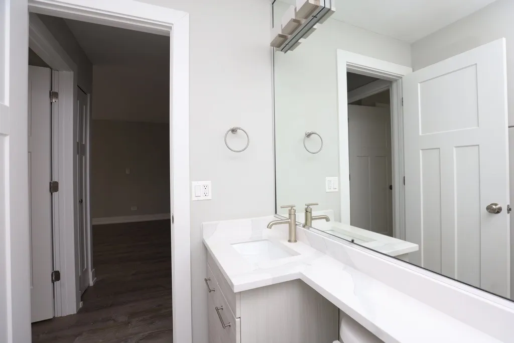 445 W Barry Ave, , 60657, USA 60657-unit#328-Chicago-IL