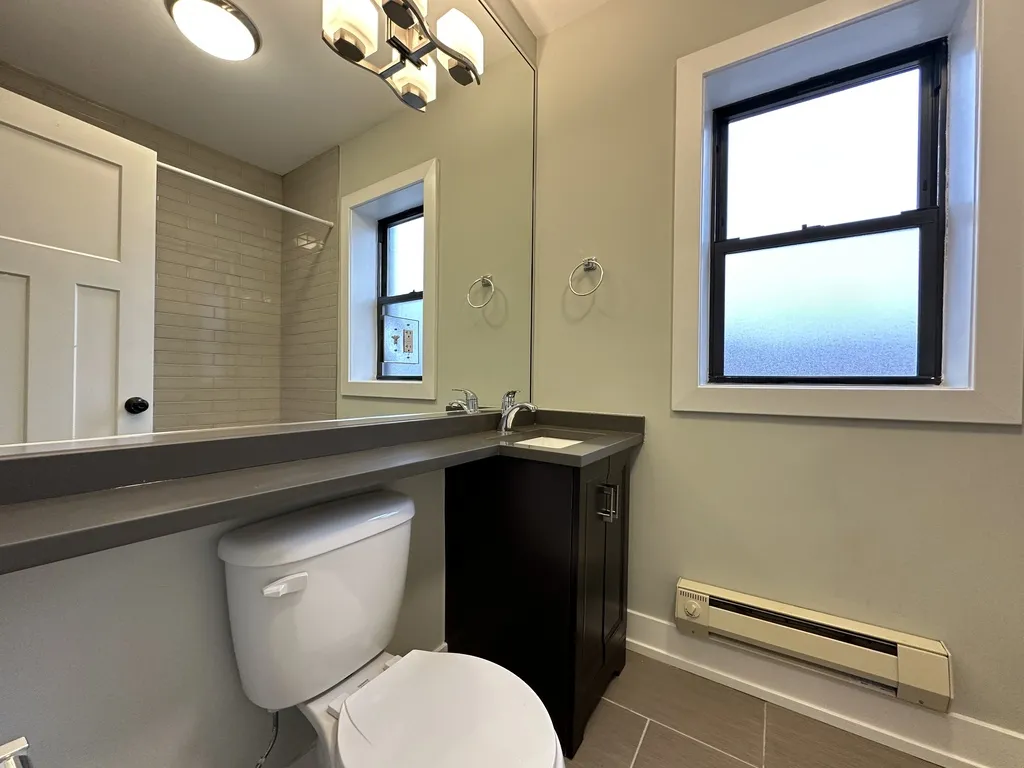707 W Brompton Ave, ,  60657, USA 60657-unit#33-Chicago-IL