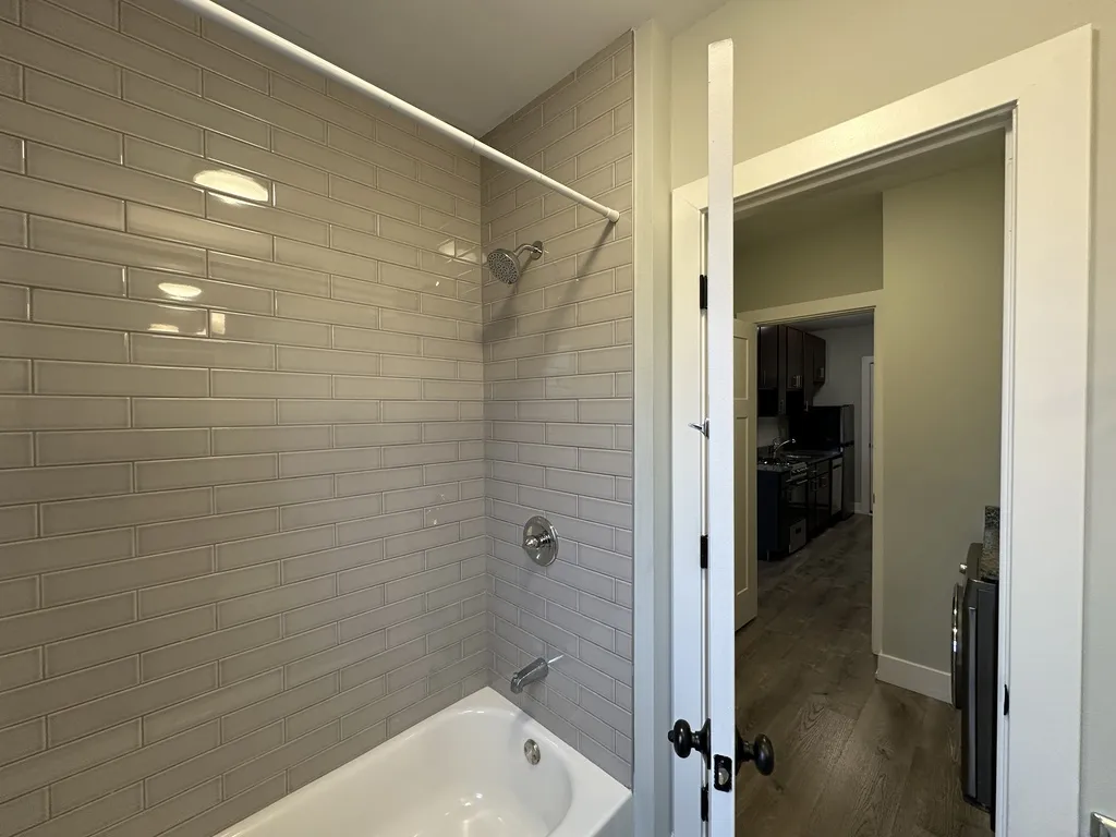 707 W Brompton Ave, ,  60657, USA 60657-unit#33-Chicago-IL