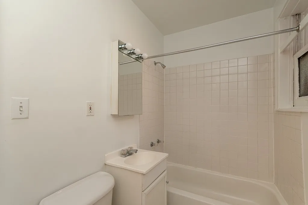 540 W Wellington Ave, ,  60657, USA 60657-unit#214-Chicago-IL