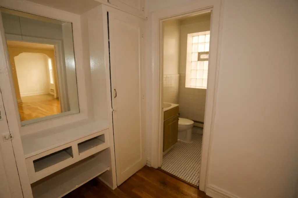 425 W Roscoe St, ,  60657, USA 60657-unit#203-Chicago-IL