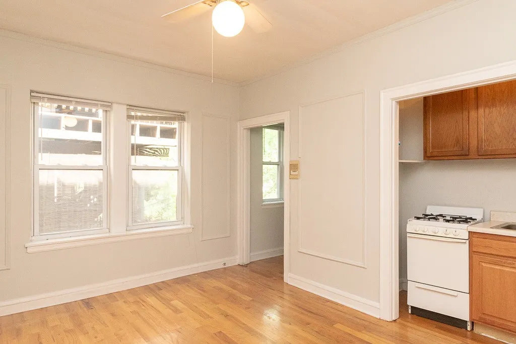 2827 N Burling St, ,  60657, USA 60657-unit#209-Chicago-IL