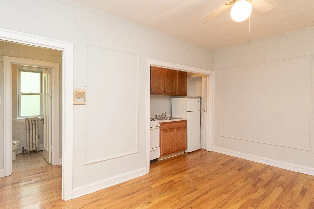 2827 N Burling St, ,  60657, USA 60657-unit#209-Chicago-IL