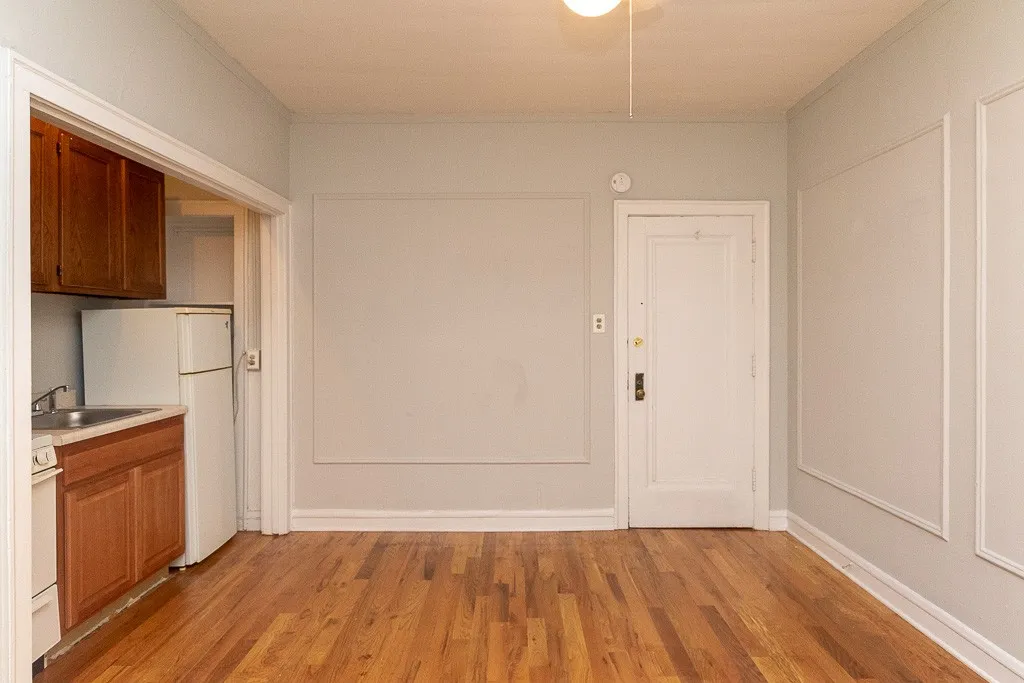 2827 N Burling St, ,  60657, USA 60657-unit#209-Chicago-IL