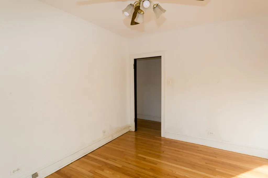 1913 W Larchmont Ave, ,  60613, USA 60613-unit#2A-Chicago-IL