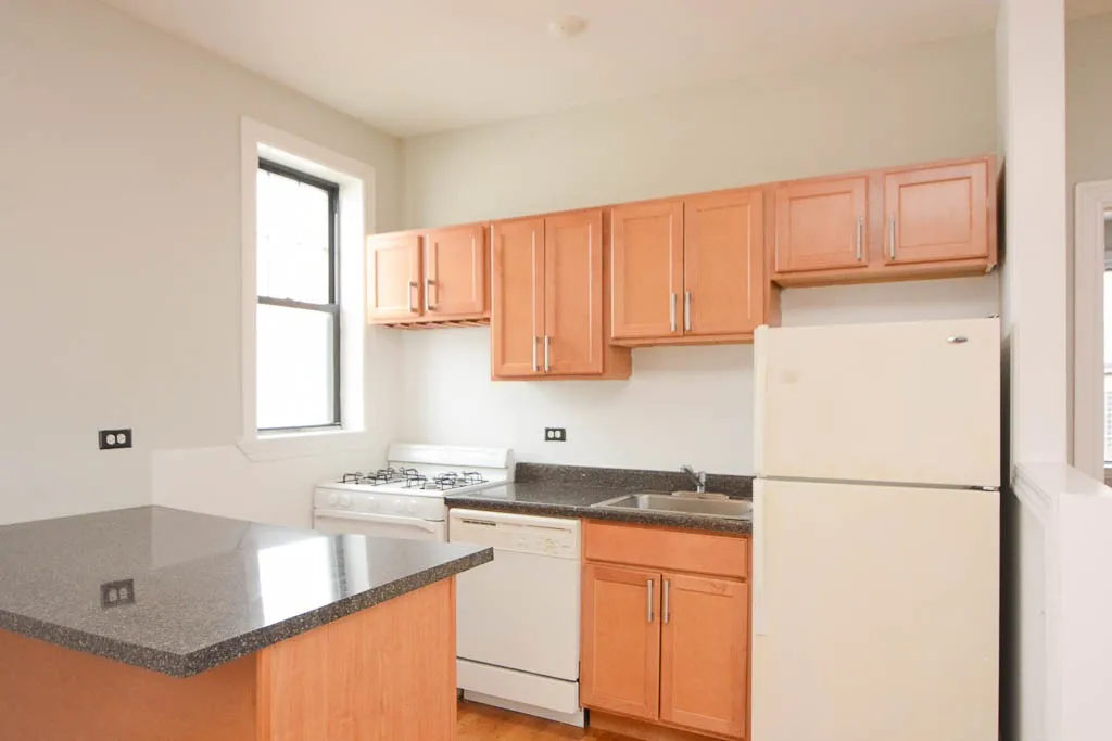 723 W Barry Ave, , 60657, USA 60657-unit#3B-Chicago-IL