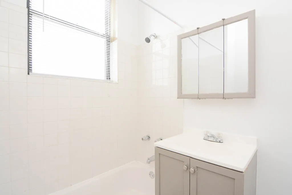 723 W Barry Ave, , 60657, USA 60657-unit#3B-Chicago-IL
