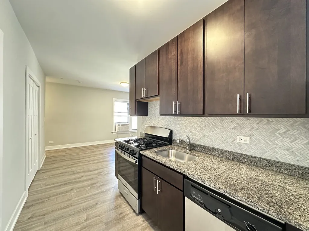 713 W Brompton Ave, ,  60657, USA 60657-unit#56-Chicago-IL