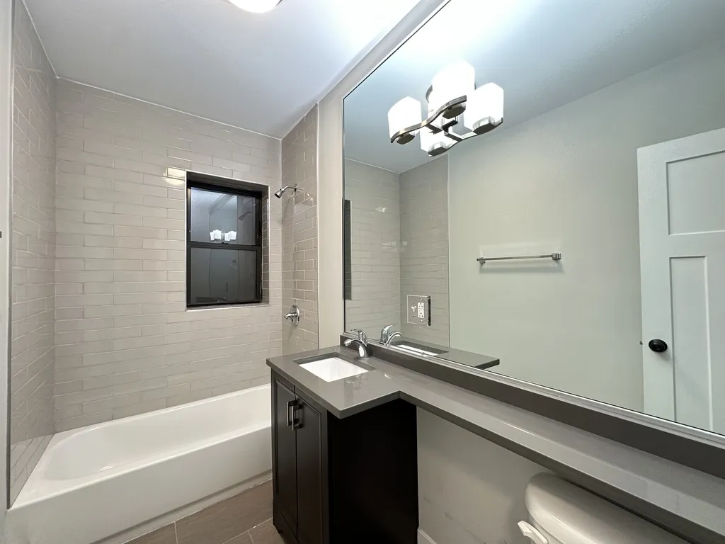 713 W Brompton Ave, ,  60657, USA 60657-unit#56-Chicago-IL