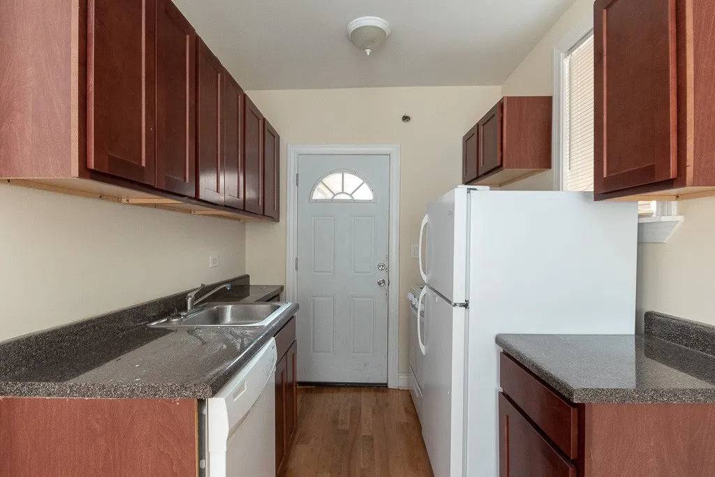 628 W Cornelia Ave, ,  60657, USA 60657-unit#1W-Chicago-IL