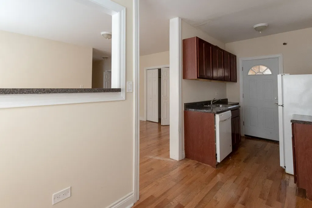 628 W Cornelia Ave, ,  60657, USA 60657-unit#1W-Chicago-IL