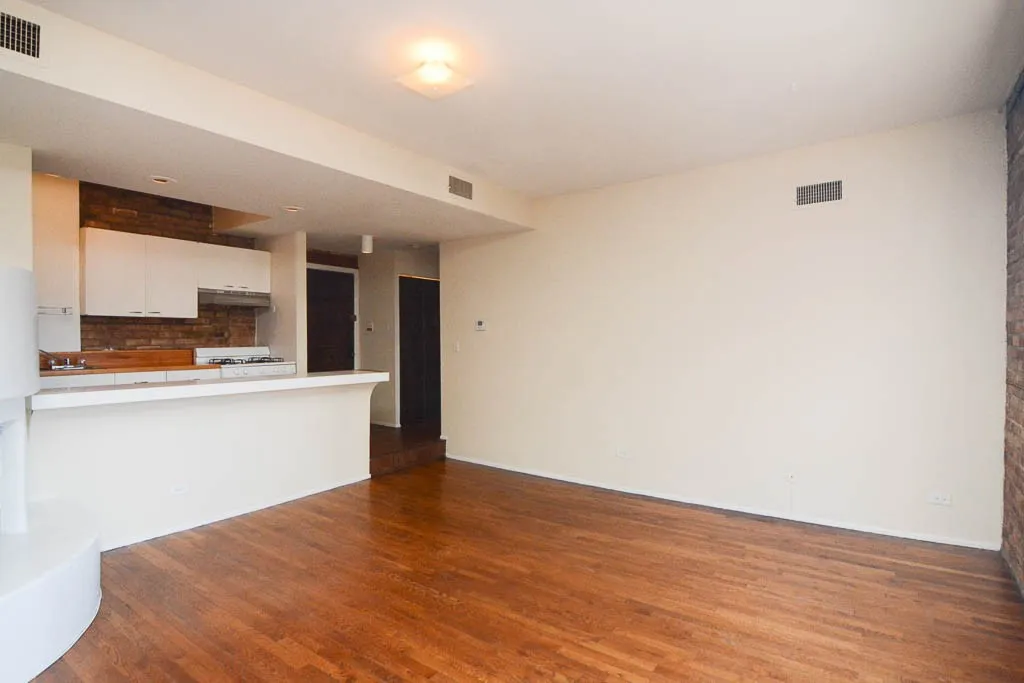 558 W Wellington Ave, , 60657, USA 60657-unit#3R-Chicago-IL