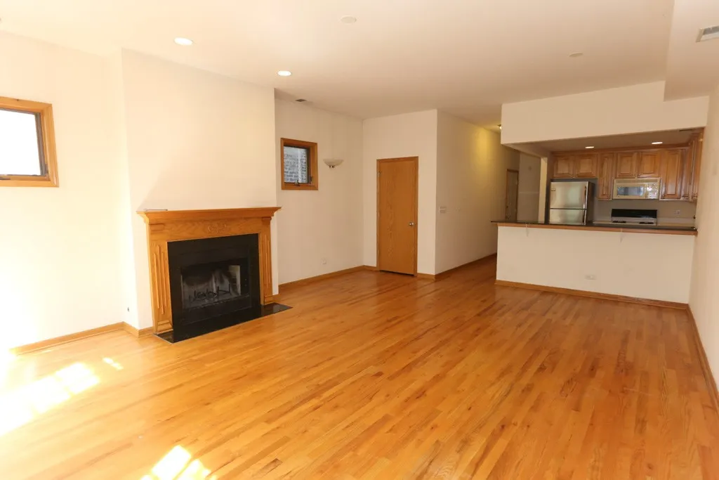 824 W Buckingham Pl, ,  60657, USA 60657-unit#1-Chicago-IL