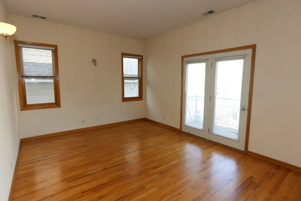 824 W Buckingham Pl, ,  60657, USA 60657-unit#1-Chicago-IL