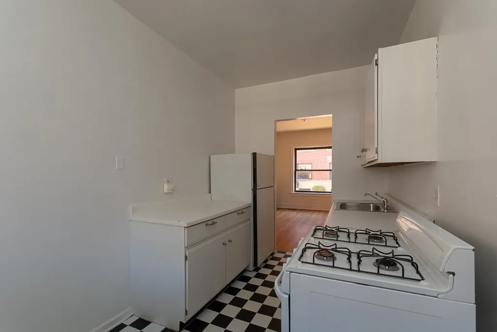 827 W Waveland Ave, , 60613, USA 60613-unit#1S-Chicago-IL