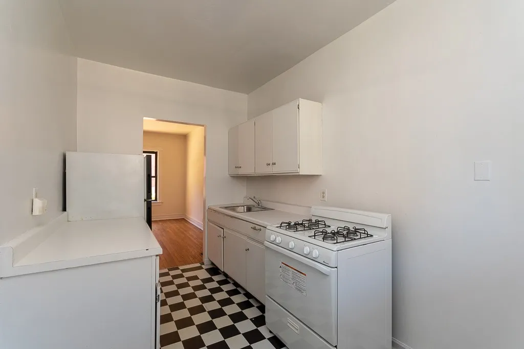 827 W Waveland Ave, , 60613, USA 60613-unit#1S-Chicago-IL
