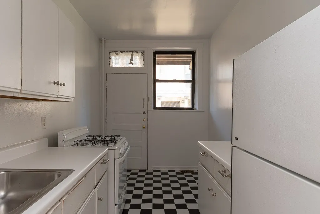 827 W Waveland Ave, , 60613, USA 60613-unit#1S-Chicago-IL