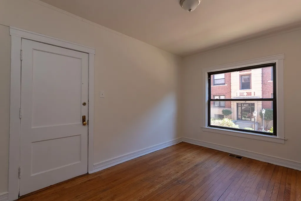 827 W Waveland Ave, , 60613, USA 60613-unit#1S-Chicago-IL