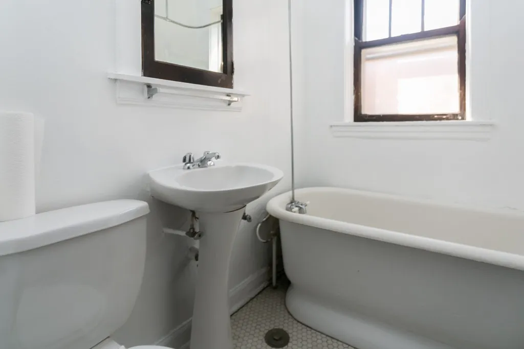 816 W Waveland Ave, ,  60613, USA 60613-unit#14-Chicago-IL